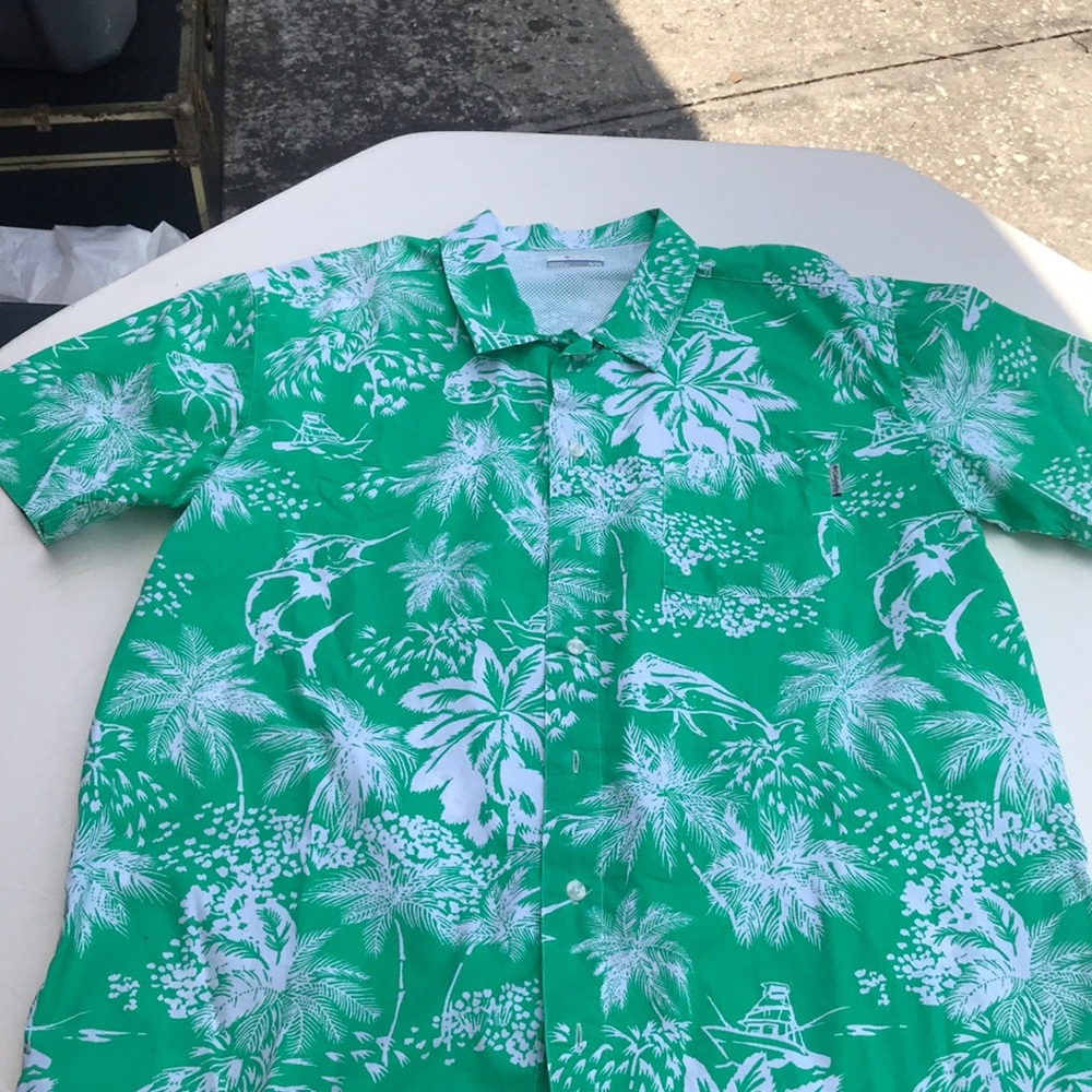 Columbia Green & White Tropical Print Button-Down Shirt